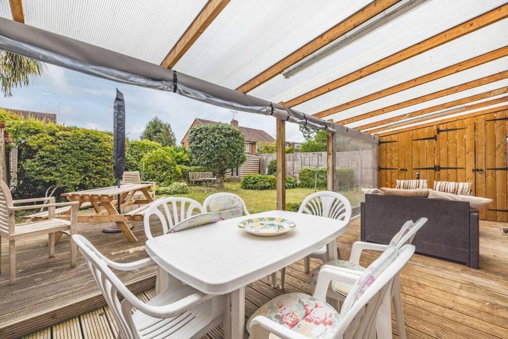 3-Bed Family Home With Parking & Large Garden Windsor Exterior foto