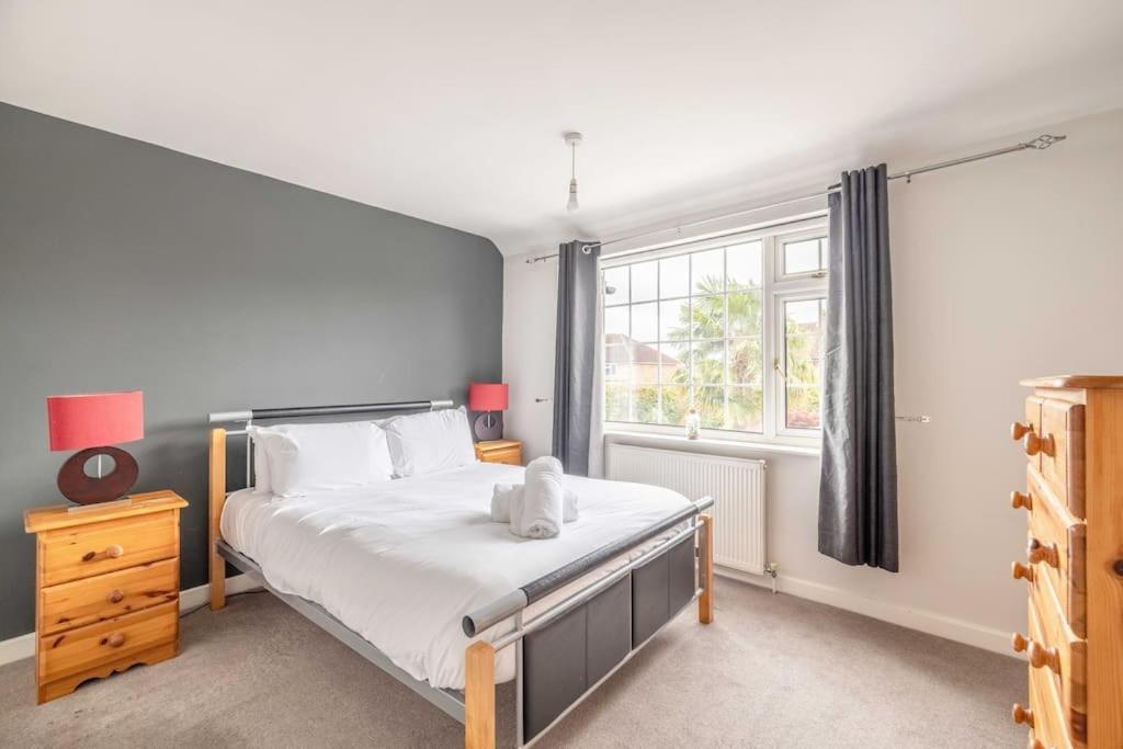3-Bed Family Home With Parking & Large Garden Windsor Exterior foto